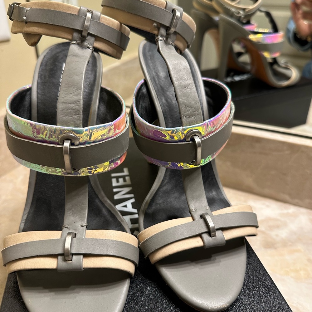 L.a.m.b Women's Multicolor Strappy Sandals